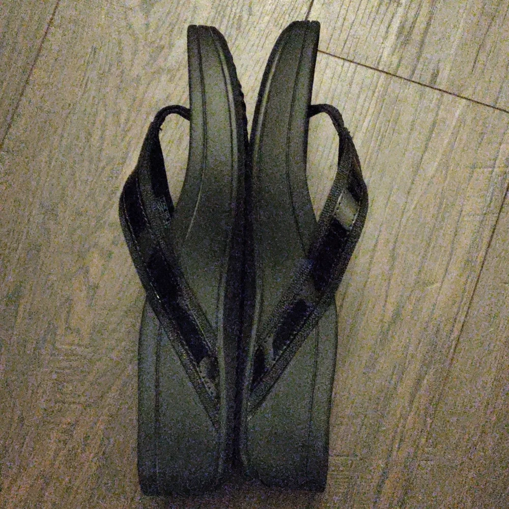 Vionic. "High Tide" Thong Sandals_5